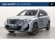 BMW iX1 - eDrive20 M Sport / Panoramadak / Trekhaak / Sports