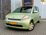 Daihatsu Sirion - 2 1.0-12V Trend | 5 Deurs |