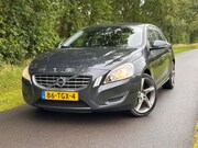 Volvo V60 - 1.6 T3 Kinetic | Cruise + Airco Nu € 6.950,