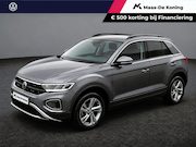 Volkswagen T-Roc - 1.0 TSI 110pk Life · Trekhaak · Camera · Dodehoeksensoren ·