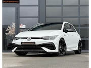 Volkswagen Golf - 2.0 TSI R 4Motion PANO / AKRA / IQ-light / H&k