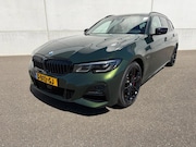BMW 3-serie - Touring 330e High Individual M pakket LASER PANO ACC DODEHOE