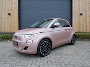Fiat 500e - La Prima 42 kWh 3+1 *Leder *17 inch *Unieke kleur