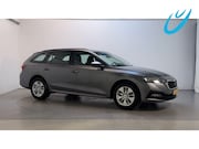 Skoda Octavia - Combi 1.0 e-TSI DSG Business Edition Trekhaak Navigatie Park