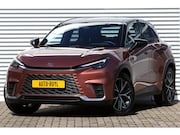 Lexus LBX - Cool 2WD Two-Tone 5.097 Km