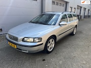 Volvo V70 - 2.4 Comfort Line AUTOMAAT 7P BOEKJES AIRCO