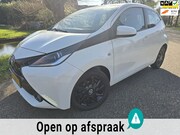 Toyota Aygo - 1.0 VVT-i x-play/Airco/Navi/5drs