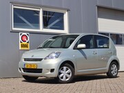 Daihatsu Sirion - 2 1.3-16V Prestige / Airco / Automaat / Trekhaak
