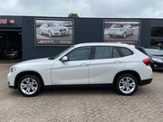 BMW X1 - SDrive20i Limited Series Automaat - Airco ecc - Cruise - Nav