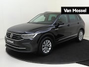 Volkswagen Tiguan - 1.4 TSI eHybrid Life Navigatie | Parkeercamera | LM velgen |