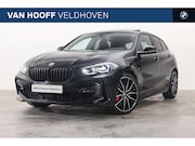 BMW 1-serie - 120i M Sport Automaat / Trekhaak / Panoramadak / M Sportstoe