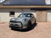 MINI Cooper S - Electric Classic 33 kWh | Adaptive Cruise | Stoel