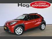Toyota Aygo X - 1.0 VVT-i MT Play Clima Carplay Panoramadak Camera LED Rijkl