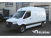 Mercedes-Benz eSprinter - 314 L2H2 Pro 56kWh Snel laden, Trekhaak, Etc.