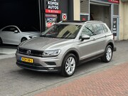 Volkswagen Tiguan - 1.4 TSI 4Motion Highline Navi Carplay Pano