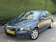 Volvo S40 - 2.4 Exclusive/PDC/AIRCO/AUTOMAAT APK VERLOPEN