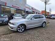 BMW 1-serie - 118i BUSINESS LINE / Nieuwe distributie / Parkeersensoren