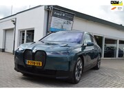 BMW iX - XDrive40 High Executive/1 Eig./Trekhaak/harman kardon/massag