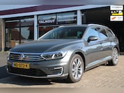Volkswagen Passat - 1.4 TSI GTE Connected Series | HYBRIDE | TREKHAAK | NAVIGATI