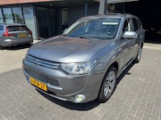 Mitsubishi Outlander - 2.0 PHEV Instyle+ XENON DAK LEDER TREKHAAK ACC VOL ORIG NL N