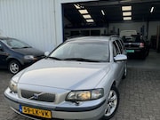 Volvo V70 - 2.4 D5 Edition II | Trekhaak | Navi | Leer | APK