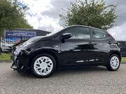 Toyota Aygo - 1.0 VVT-i 72pk 5D x-play Multi Media Parkeer Camera