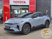 Toyota C-HR - Executive AWD 77 kWh NIEUW & DIRECT LEVERBAAR! PANO-DAK LICH