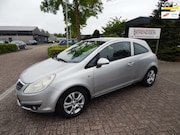 Opel Corsa - 1.4-16V White Edition
