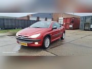 Peugeot 206 - 1.6-16V Speciale Uitvoering !!!! Slechts 135.549 km met Nati