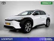Toyota bZ4X - Dynamic 4WD 71 kWh | Parkeersensoren V+A | Blindspot | Stuur