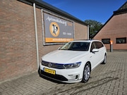 Volkswagen Passat - 1.4 TSI GTE Connected Series Plus