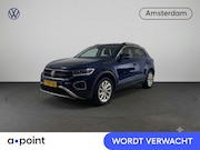 Volkswagen T-Roc - 1.5 TSI Life 150 pk Automaat (DSG) | Navigatie | Parkeersens