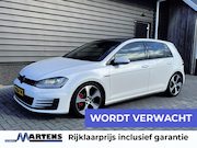 Volkswagen Golf - 2.0 TSI 230pk DSG GTI Performance Xenon Camera Navigatie Cru