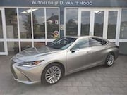 Lexus ES - 300H PRESIDENT LINE