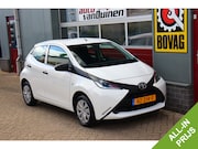 Toyota Aygo - 1.0 VVT-i x-fun O.a: Radio, USB, Bluetooth, Airco, C.V., Rij