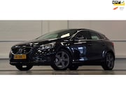 Volvo V40 - 1.6 T3 150pk Momentum Navi 4 Nieuwe Conti banden en Remmen