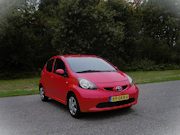 Toyota Aygo - 1.0-12V + . AUTOMAAT . 5 Drs . Elec ramen . enz