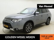 Mitsubishi Outlander - 2.0 PHEV Executive Edition X-Line | Navigatie | Climate Cont